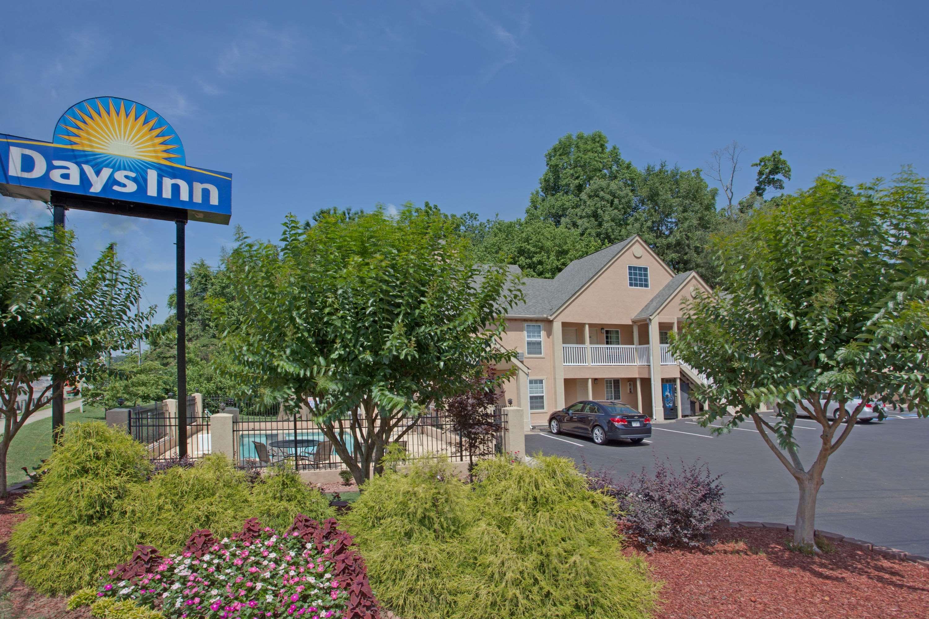 Days Inn By Wyndham Canton Esterno foto